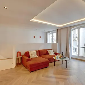 343 Jad - Superbe A Paris