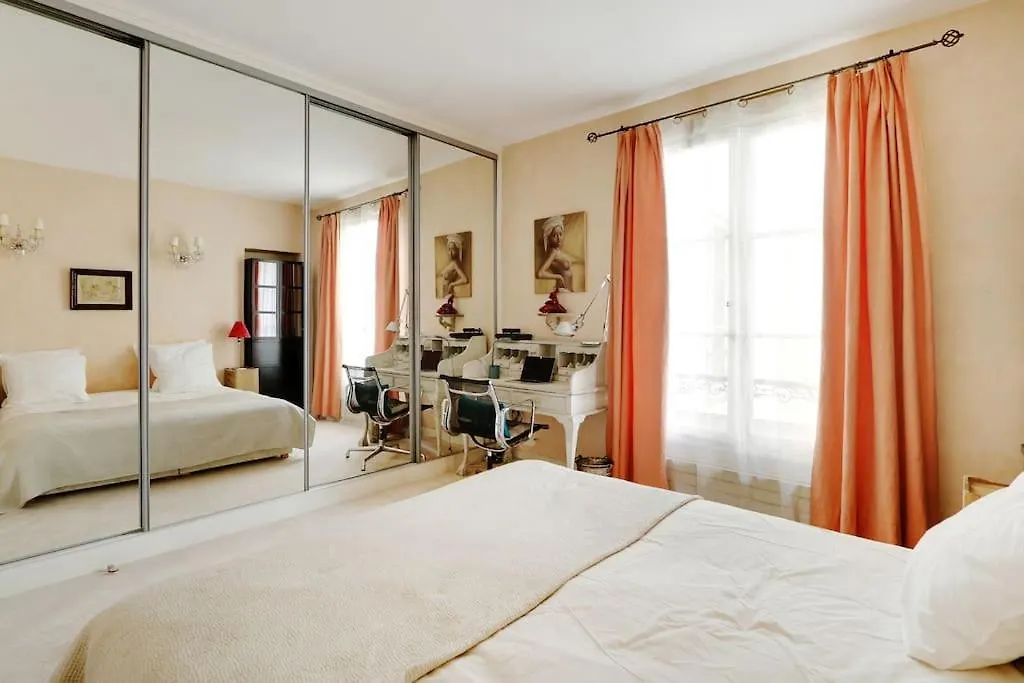 Apartamento Sejour Au Pied De La Tour Eiffel París